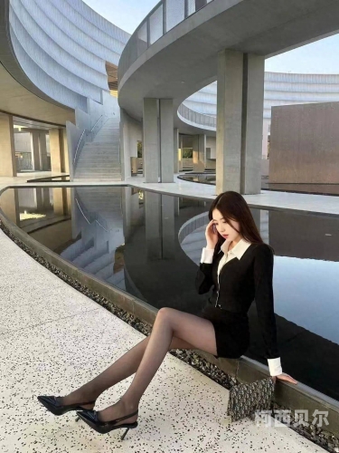 女厕所丝袜caob女厕所惊现神秘物品，神秘CAOB揭示女厕使用禁忌