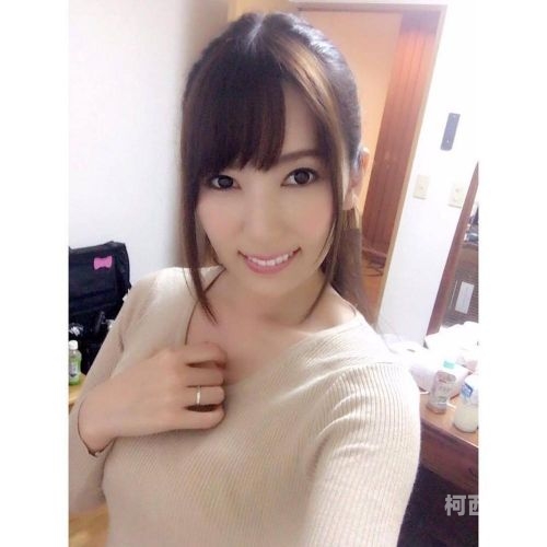 波多野结衣中文丝袜一区，揭秘日本AV女优的跨界之路