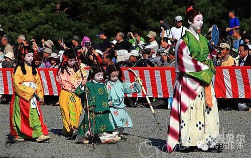 日本人妻沦陷中出中文字幕日本文化中的婚姻观念与家庭责任，深入探讨现代日本妻子的角色