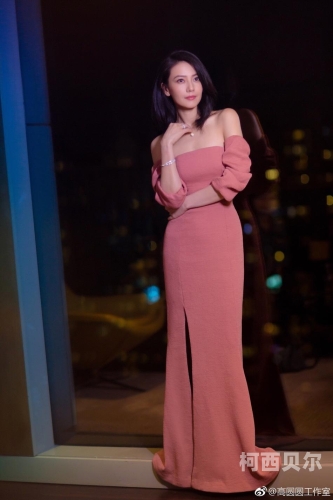 人妻人人操人妻人人操，网络热议背后的社会现象